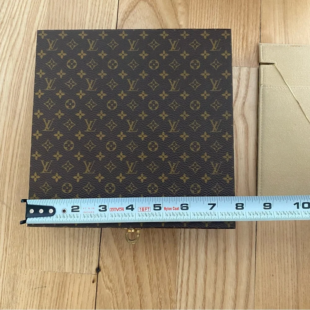 Louis Vuitton euc measures